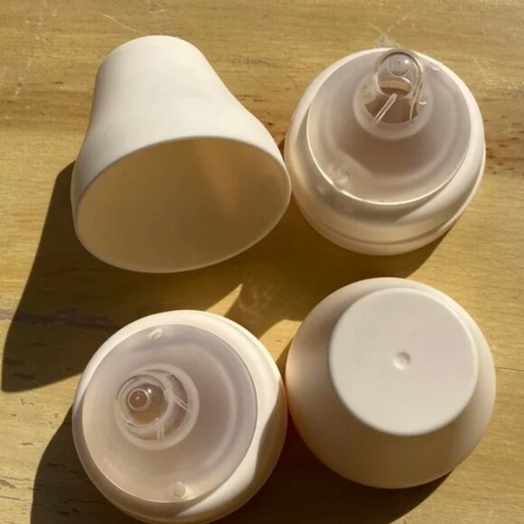 Spectra 5 oz (160 ml) collection bottles with lids + baby bottle nipples & caps - Picture 2 of 2